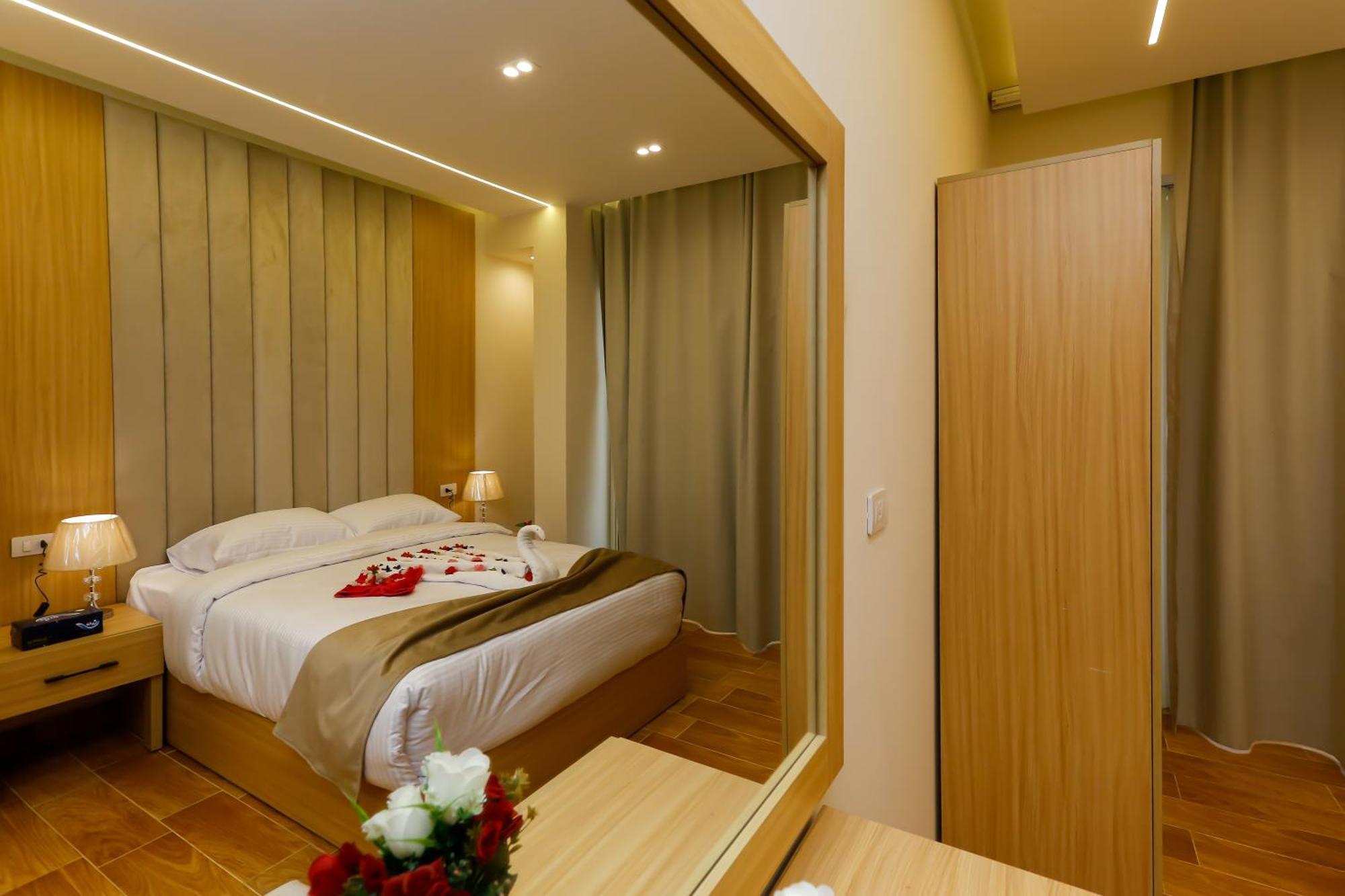 Rizk Pyramids View Hotel Kafret el-Gabal Extérieur photo